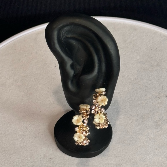 Lauren Conrad Rose Gold Tone Open Hoops Flower Earrings 1in - Picture 8 of 9